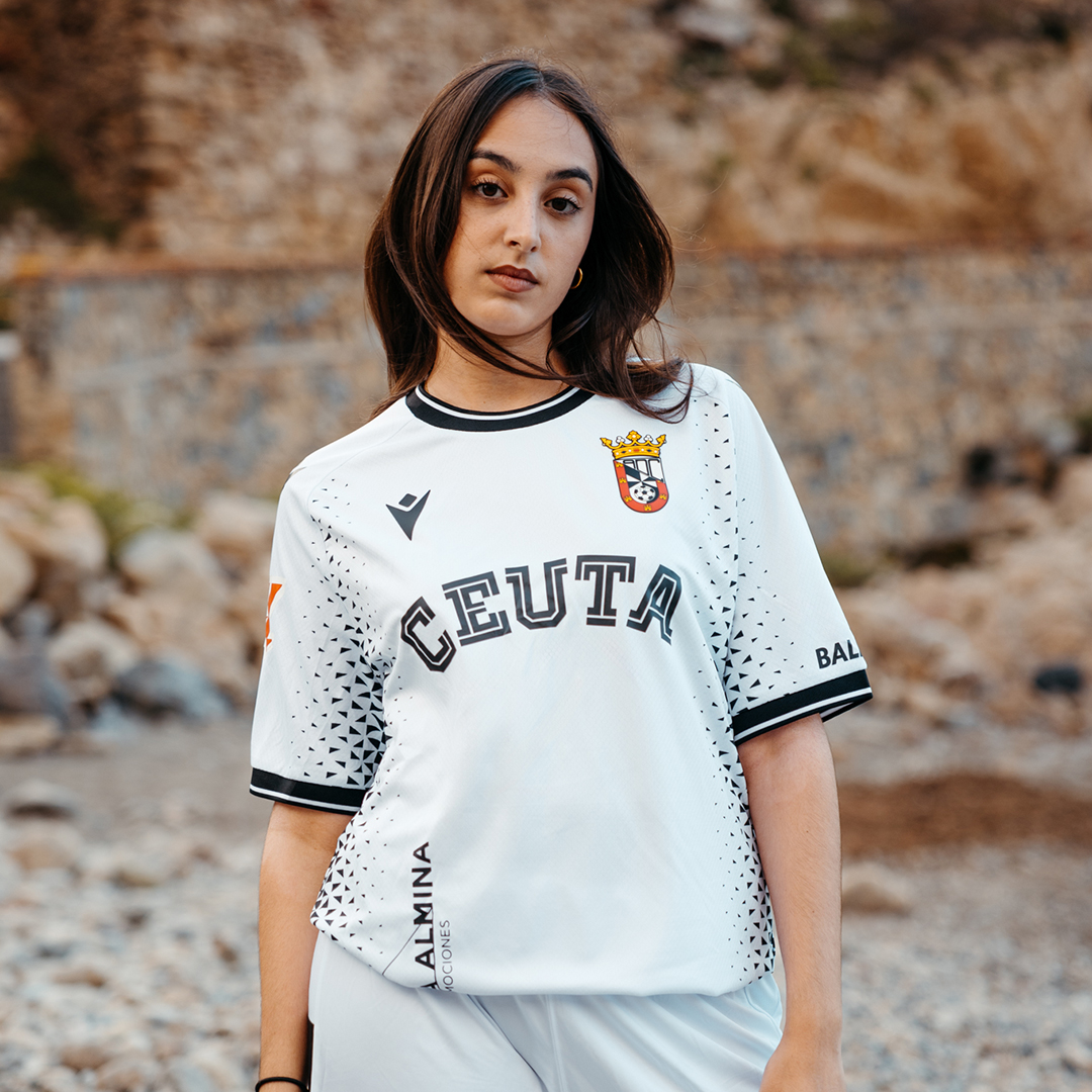 camiseta de porteros morada ad ceuta fc 25/26 (copia)